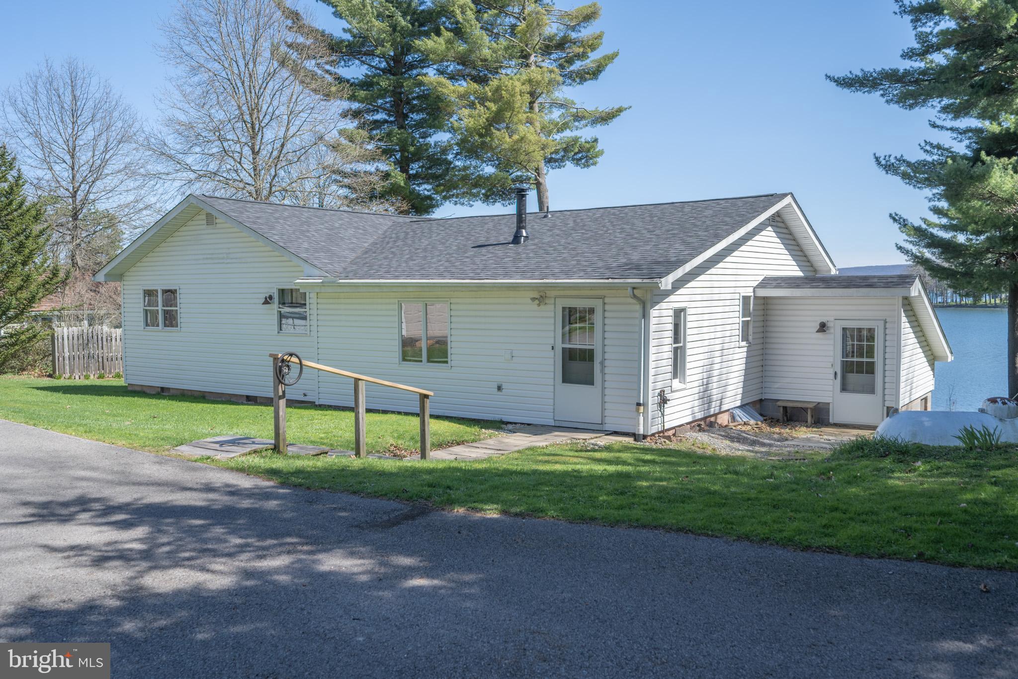 PARADISE POINT - Residential