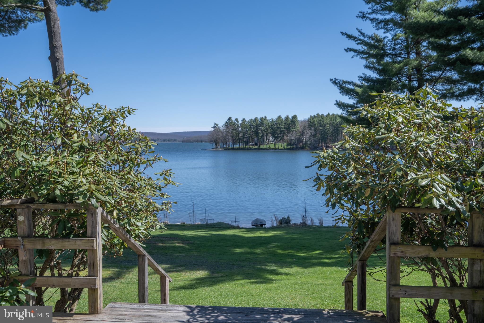 PARADISE POINT - Residential