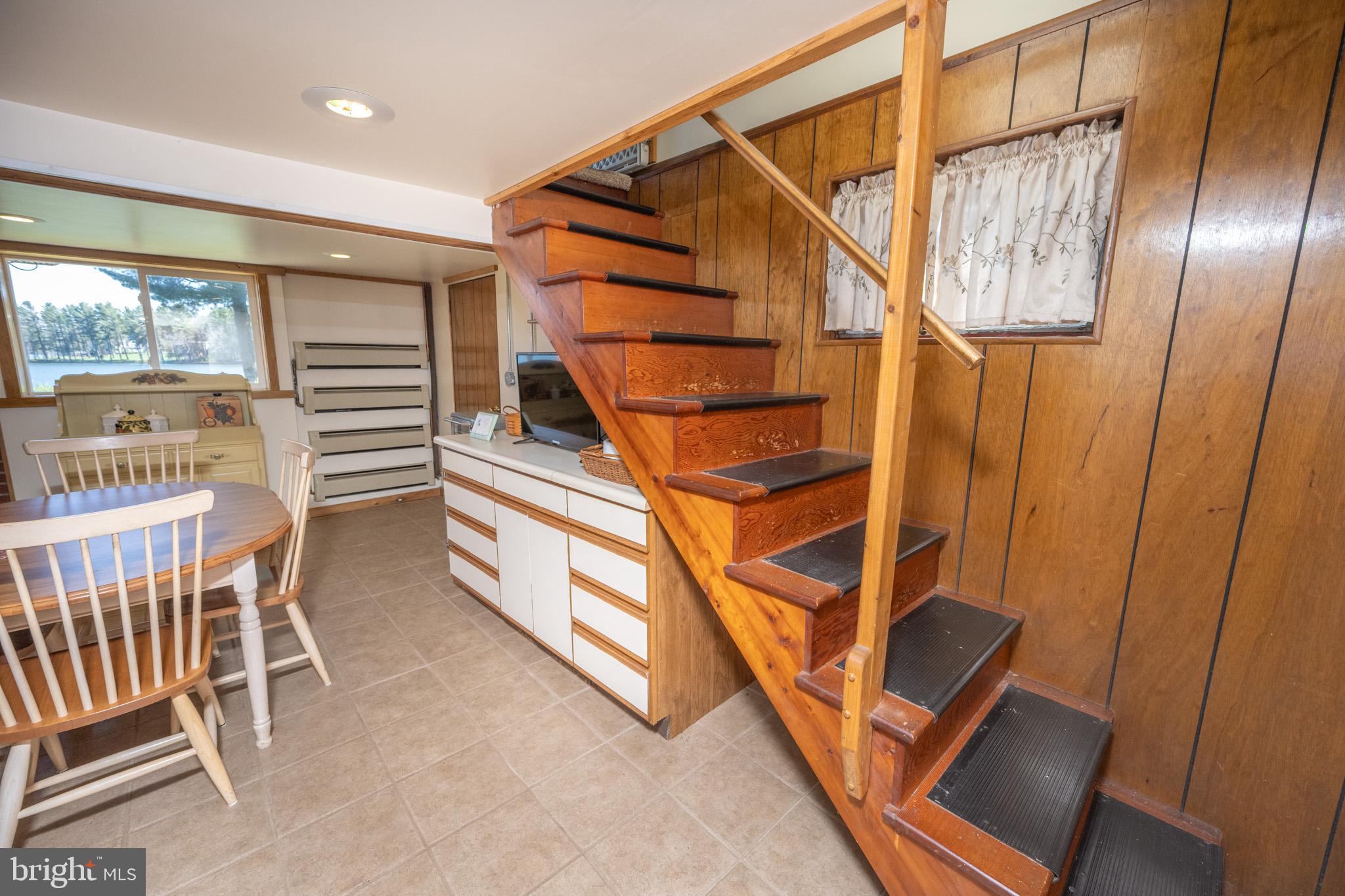 PARADISE POINT - Residential