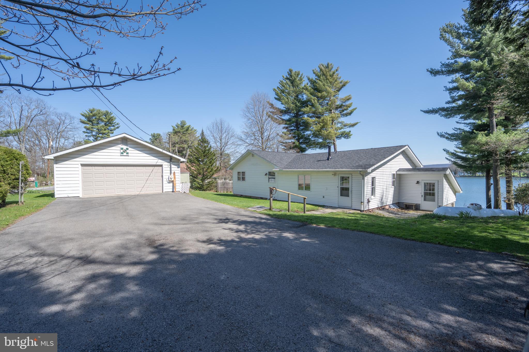 PARADISE POINT - Residential