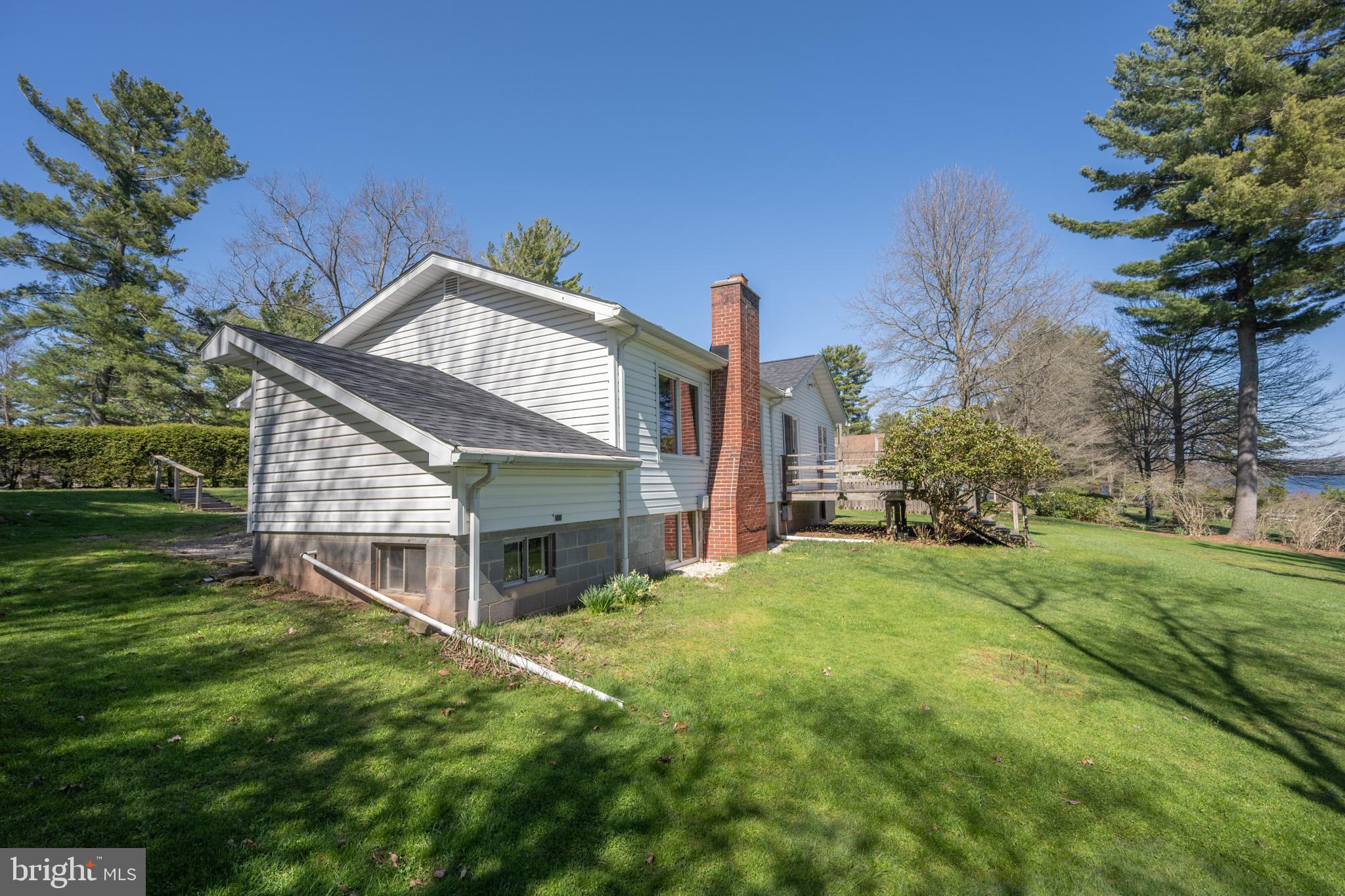 PARADISE POINT - Residential