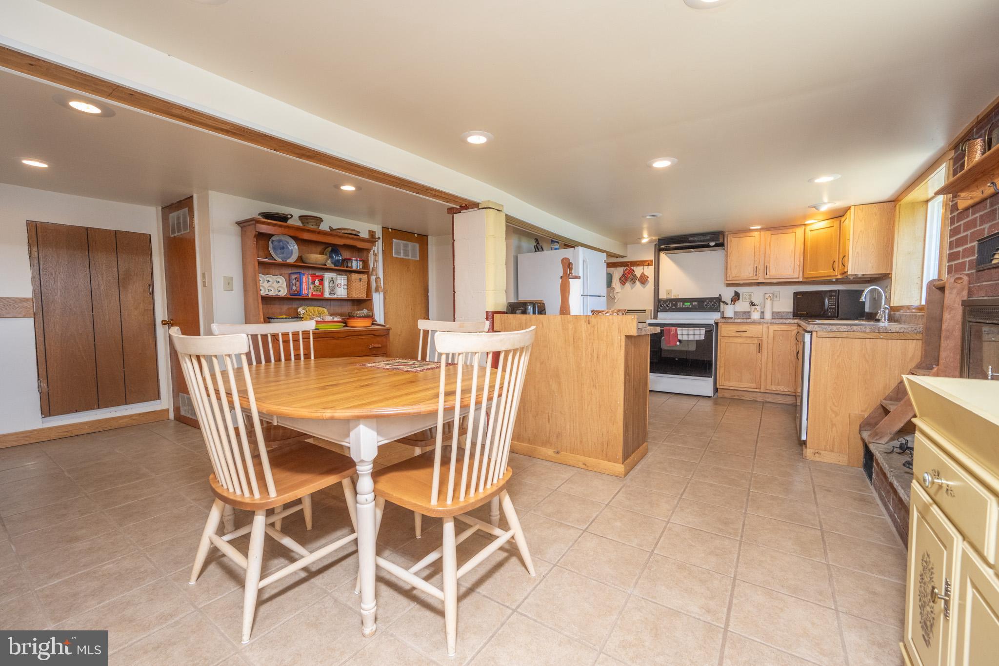 PARADISE POINT - Residential