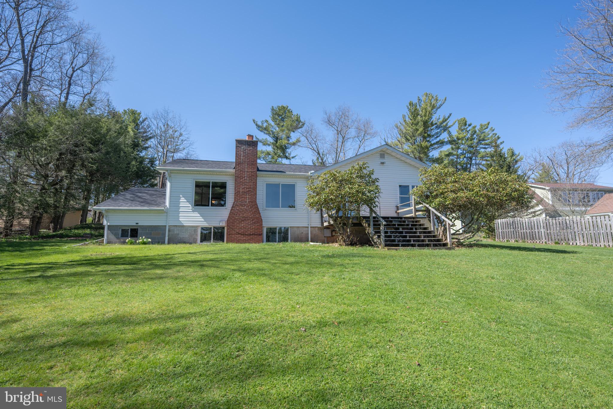 PARADISE POINT - Residential