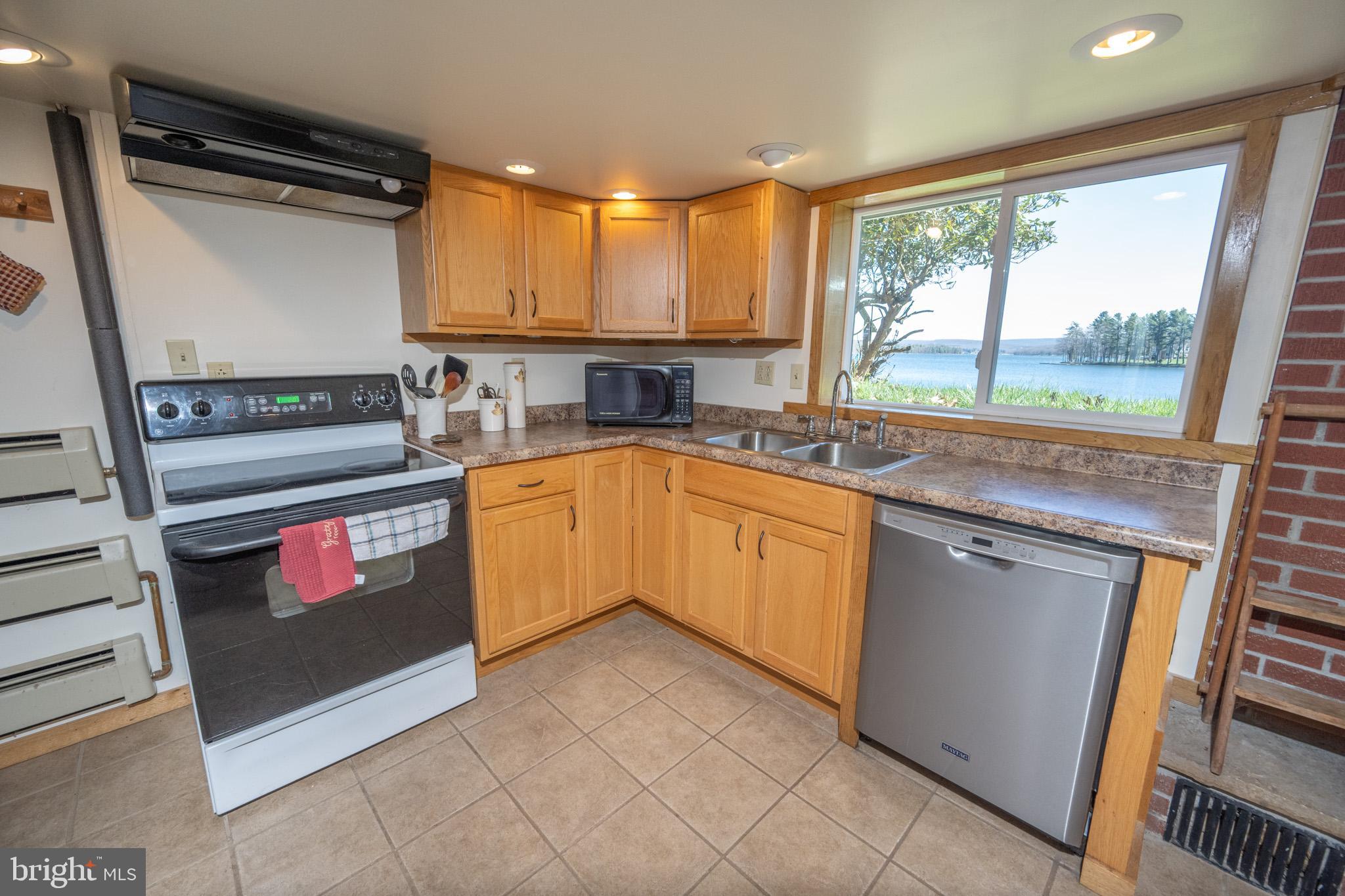 PARADISE POINT - Residential