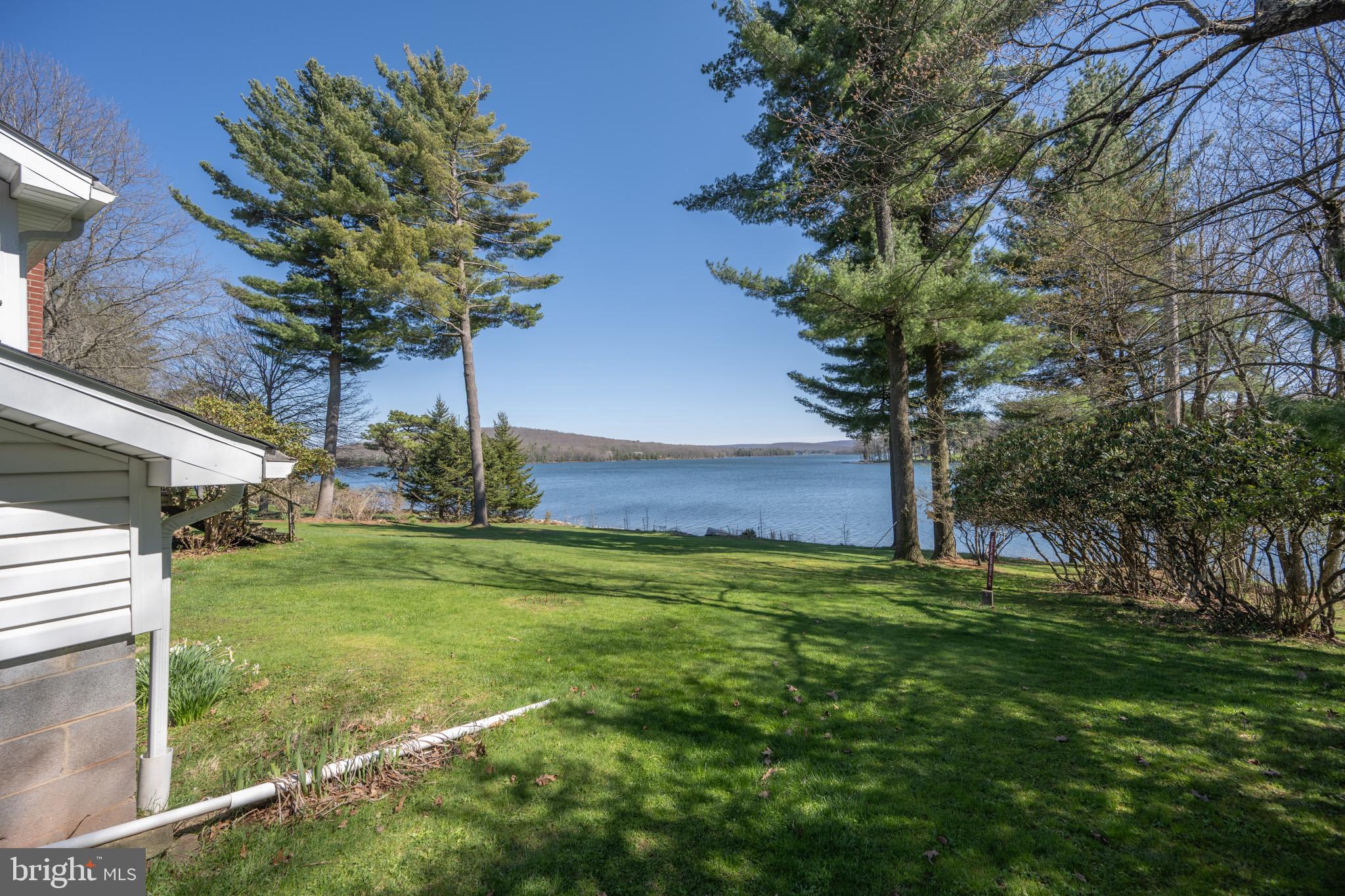 PARADISE POINT - Residential