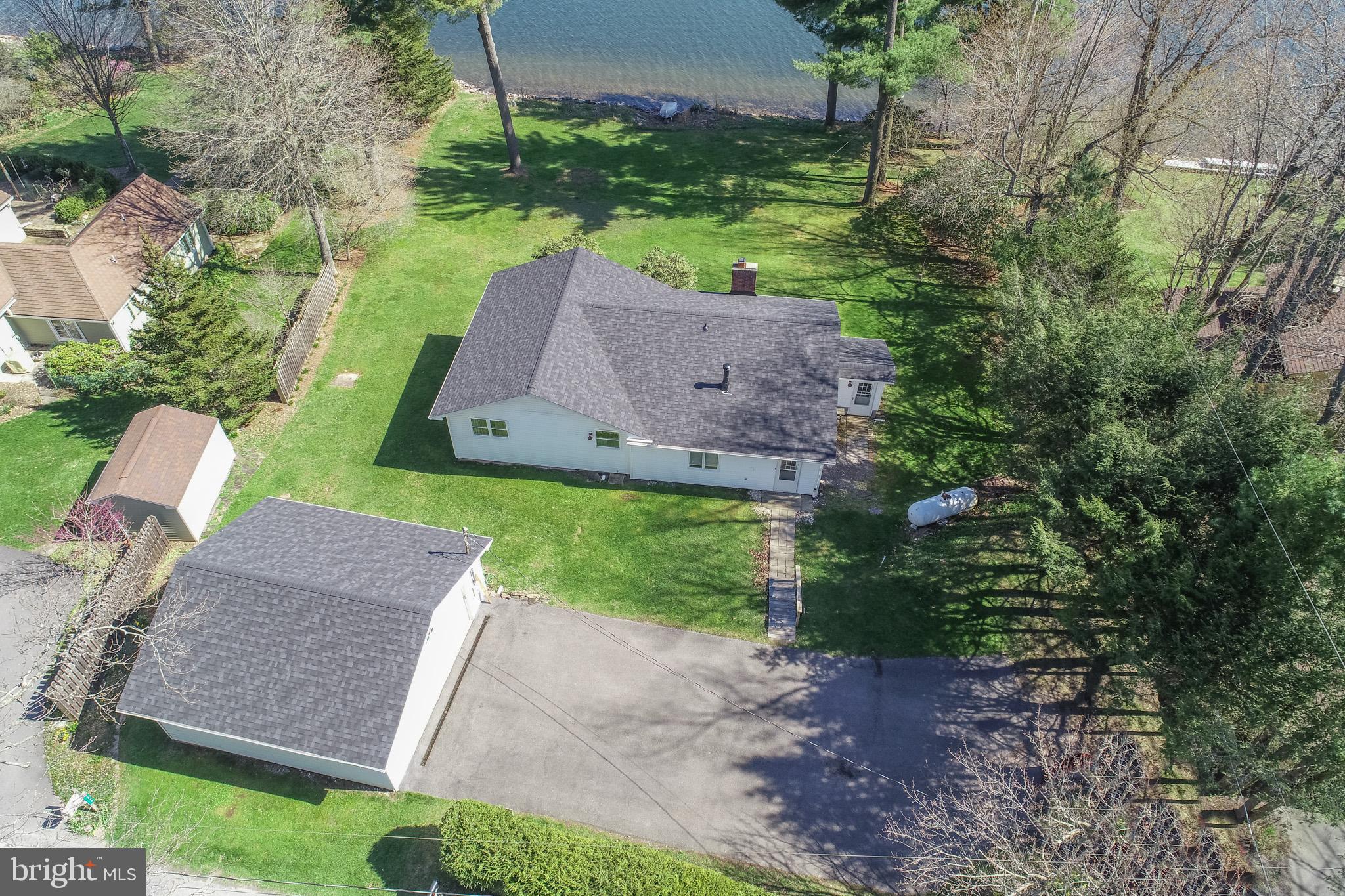 PARADISE POINT - Residential