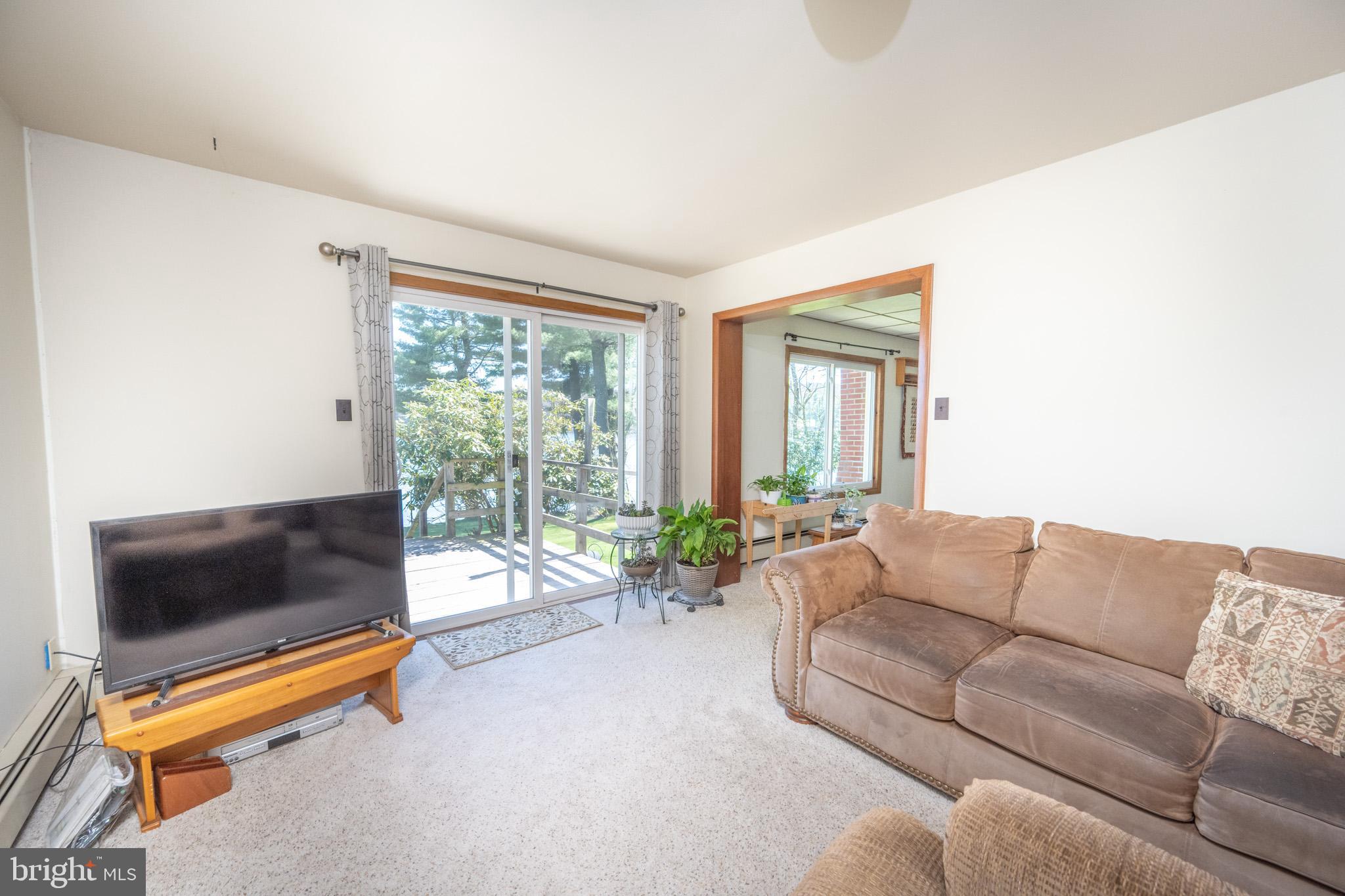 PARADISE POINT - Residential