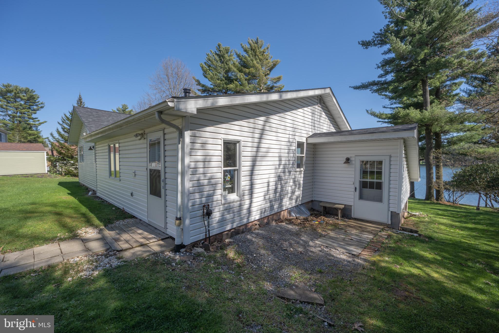 PARADISE POINT - Residential