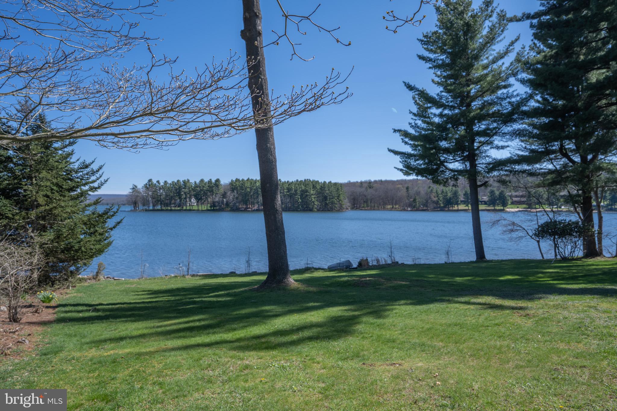 PARADISE POINT - Residential