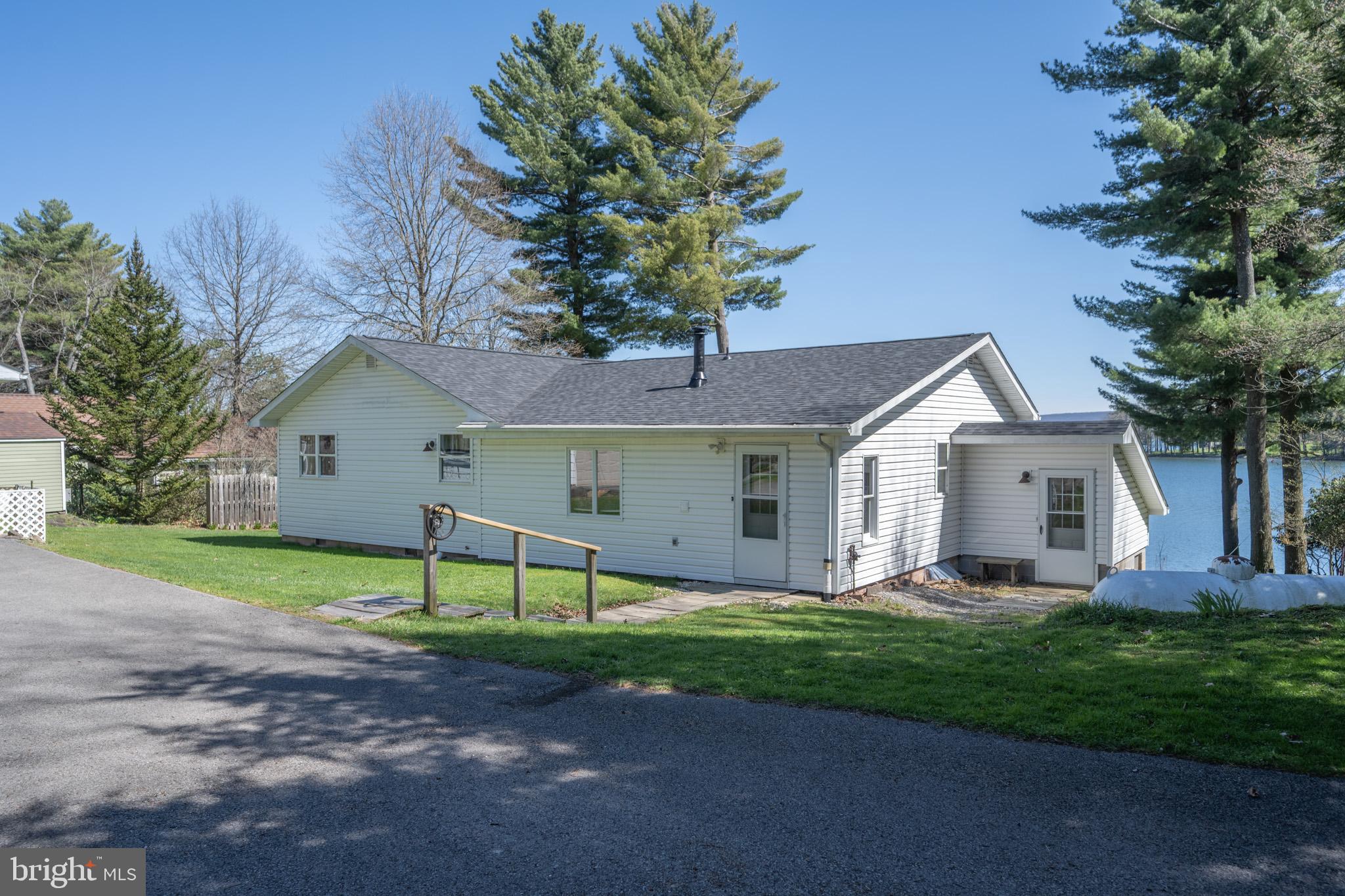 PARADISE POINT - Residential