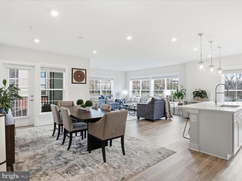 106 SAINT IVES PLACE 207 NATIONAL HARBOR MD 20745