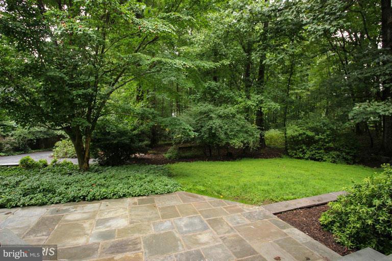 VALEWOOD MANOR - Residential Lease