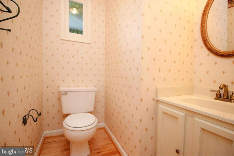 VALEWOOD MANOR - Residential Lease