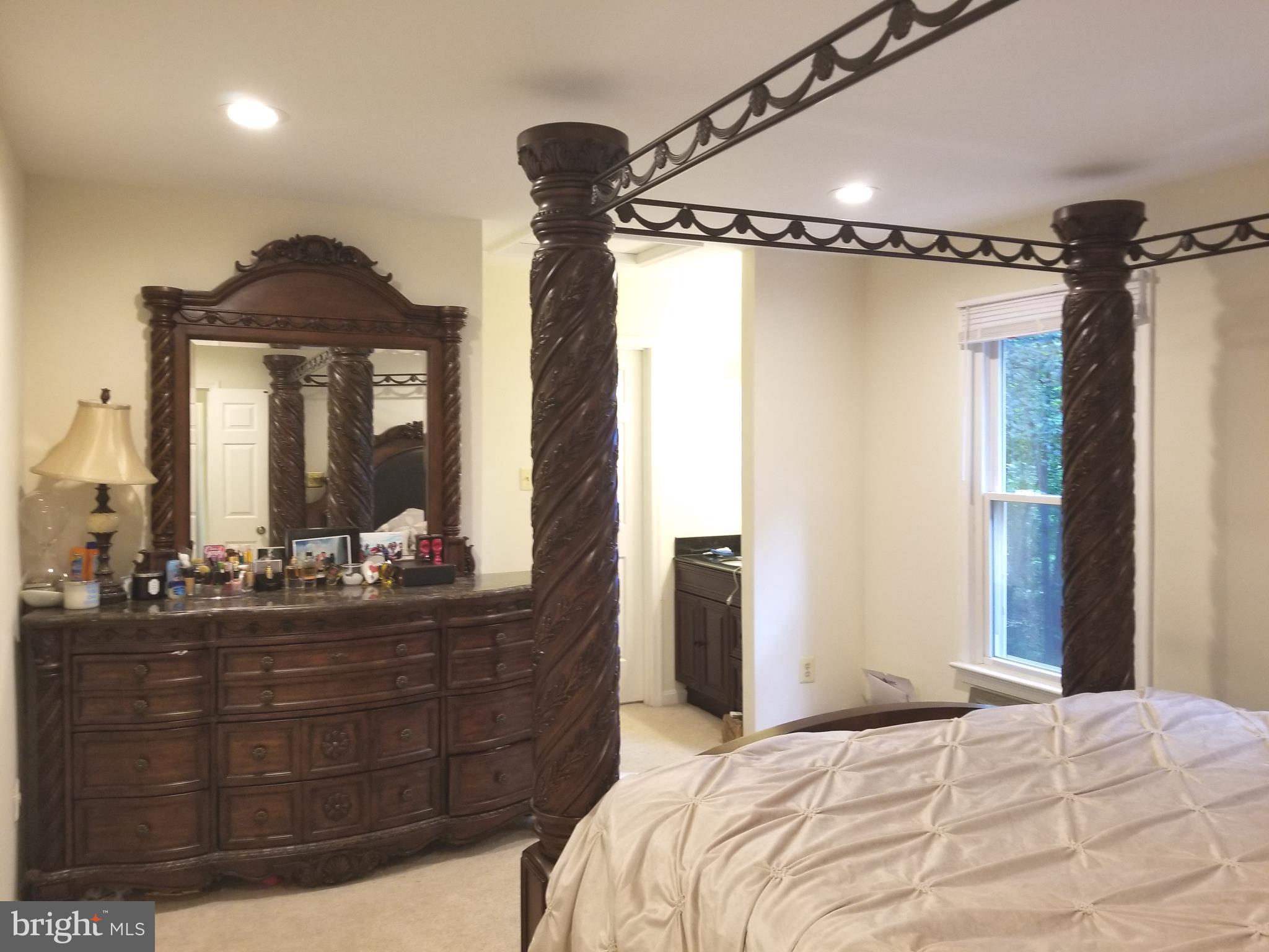 VALEWOOD MANOR - Residential Lease