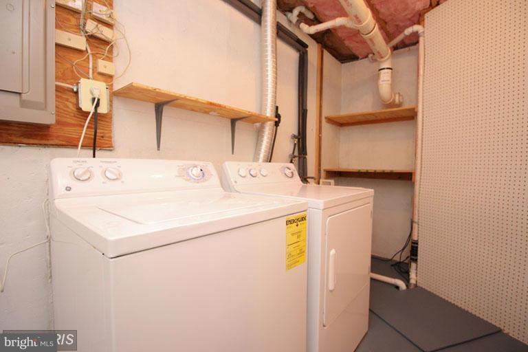 VALEWOOD MANOR - Residential Lease