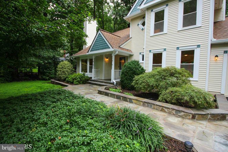 VALEWOOD MANOR - Residential Lease