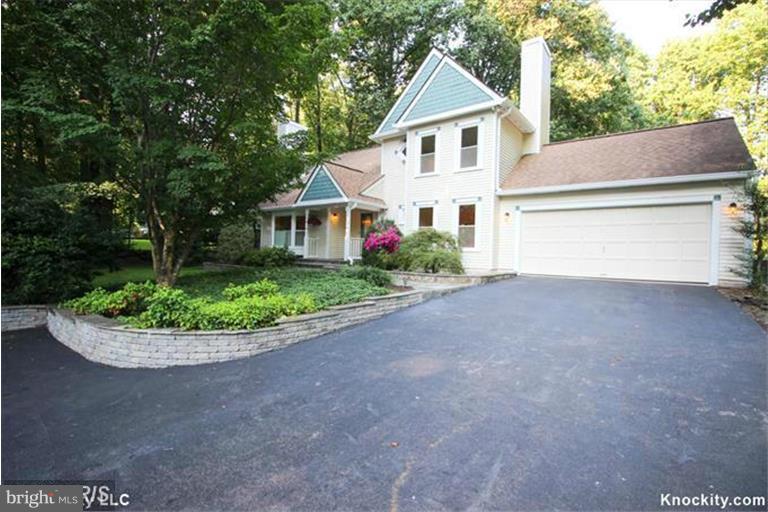 VALEWOOD MANOR - Residential Lease