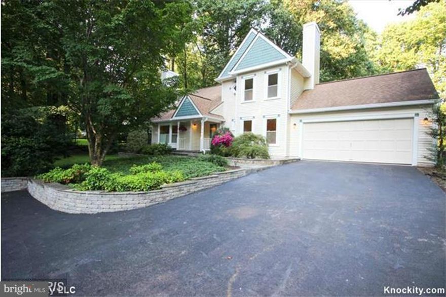 Victorian/colonial design in heart of Oakton. 3+ bedrooms, 3 and a half baths. Light maple hardwood floors, sunken living room w/ marble floors, updated baths, newer windows, 2 french doors, vaulted ceiling & sky lights. Furnace replaced in September 2013. Very private lot w/large deck, lots of trees & big, level, backyard. Light & airy! Finished bsmnt w/bonus room for guests, full bath!