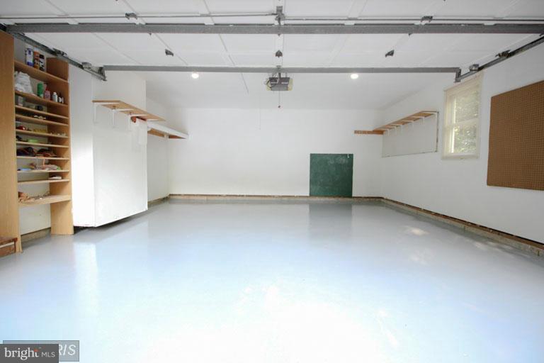 VALEWOOD MANOR - Residential Lease