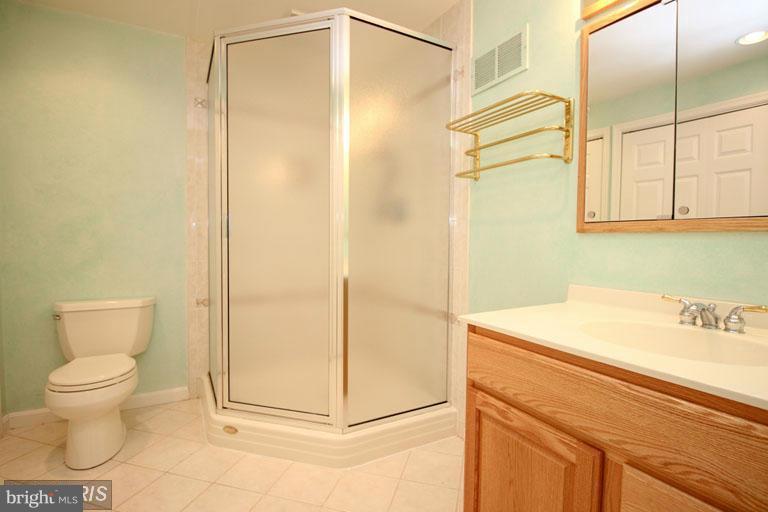 VALEWOOD MANOR - Residential Lease