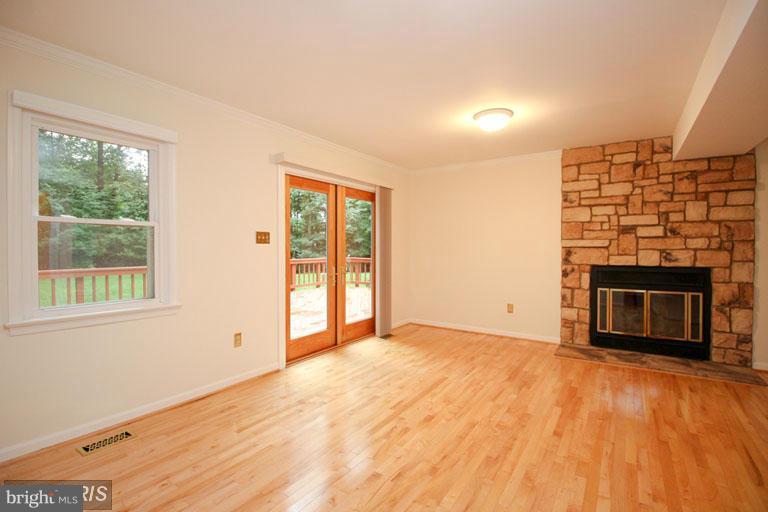 VALEWOOD MANOR - Residential Lease