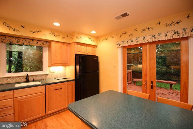 VALEWOOD MANOR - Residential Lease