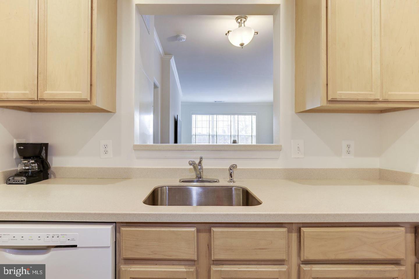 NORTH  POTOMAC VILLAGE - Residential Lease