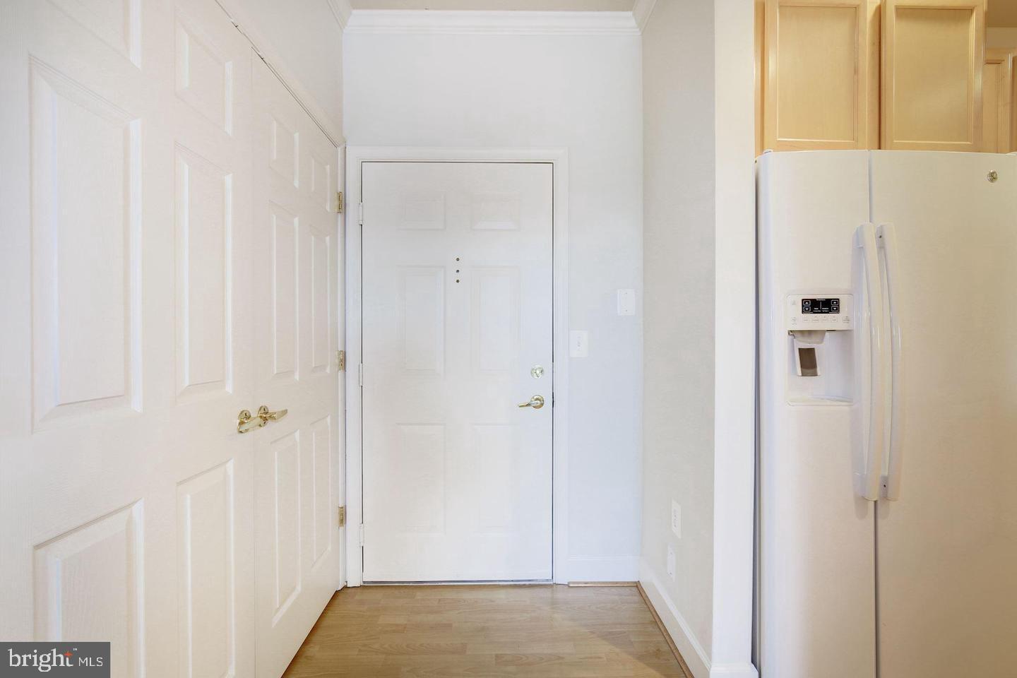 NORTH  POTOMAC VILLAGE - Residential Lease