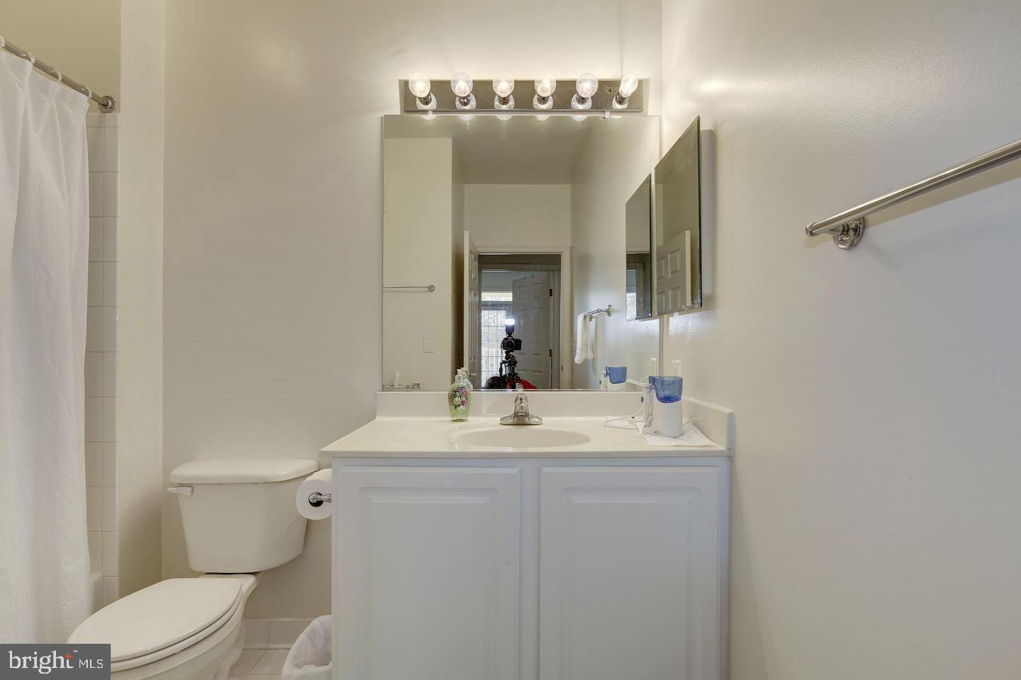 NORTH  POTOMAC VILLAGE - Residential Lease