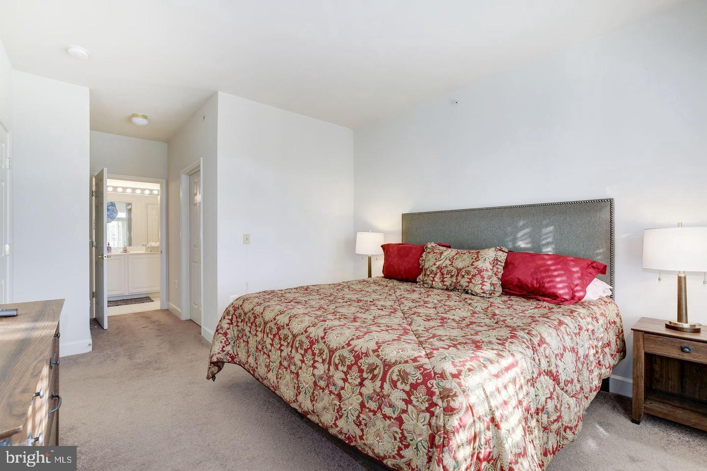 NORTH  POTOMAC VILLAGE - Residential Lease