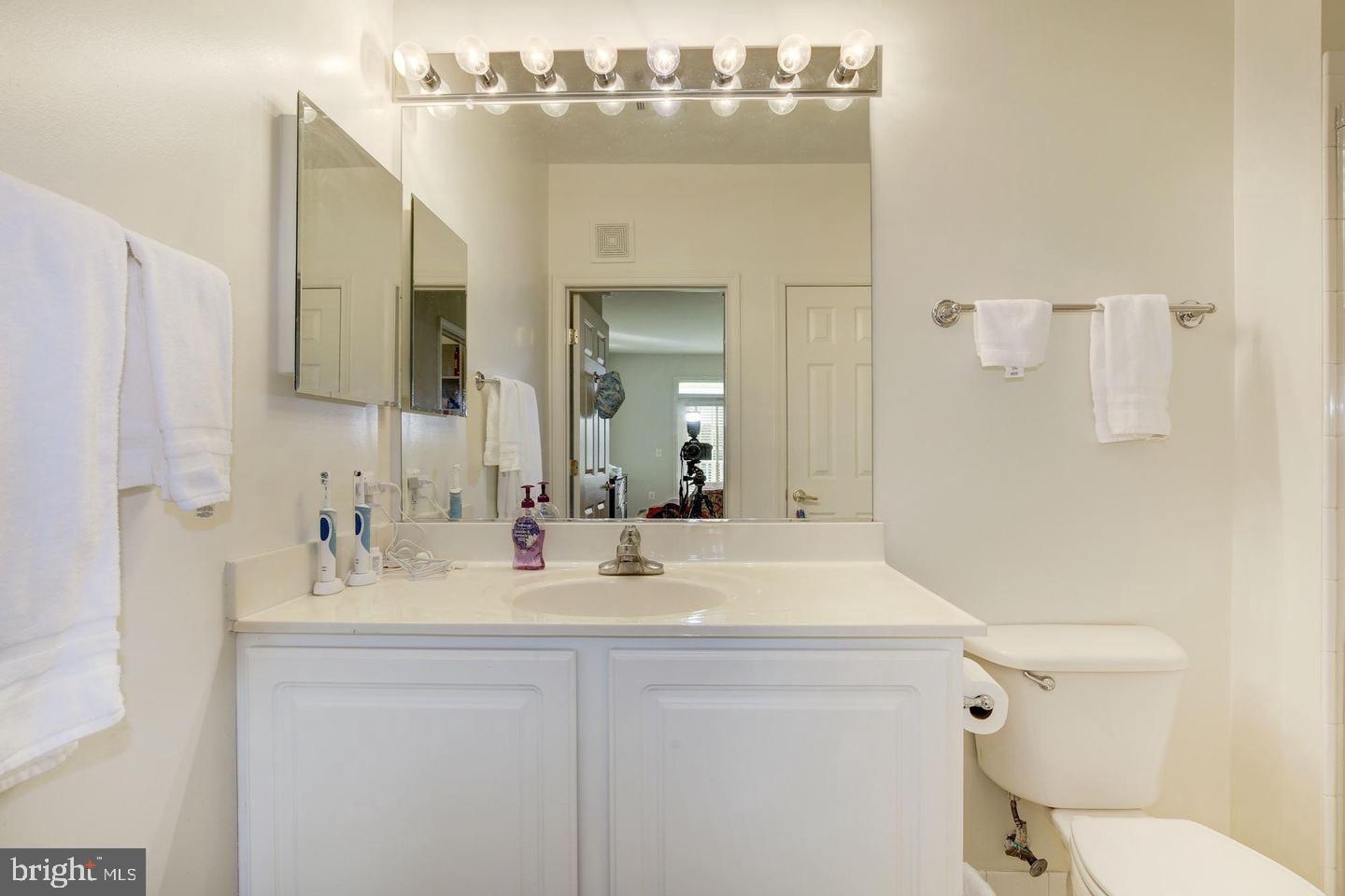 NORTH  POTOMAC VILLAGE - Residential Lease