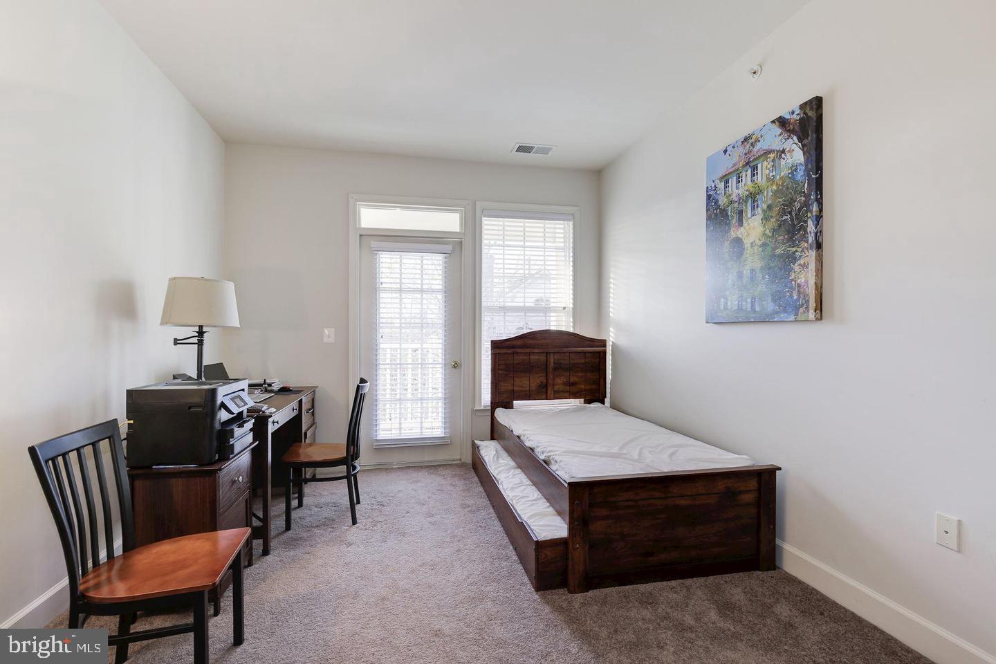 NORTH  POTOMAC VILLAGE - Residential Lease