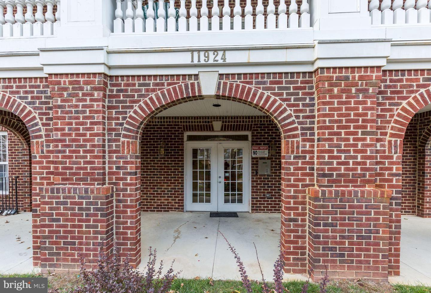 NORTH  POTOMAC VILLAGE - Residential Lease