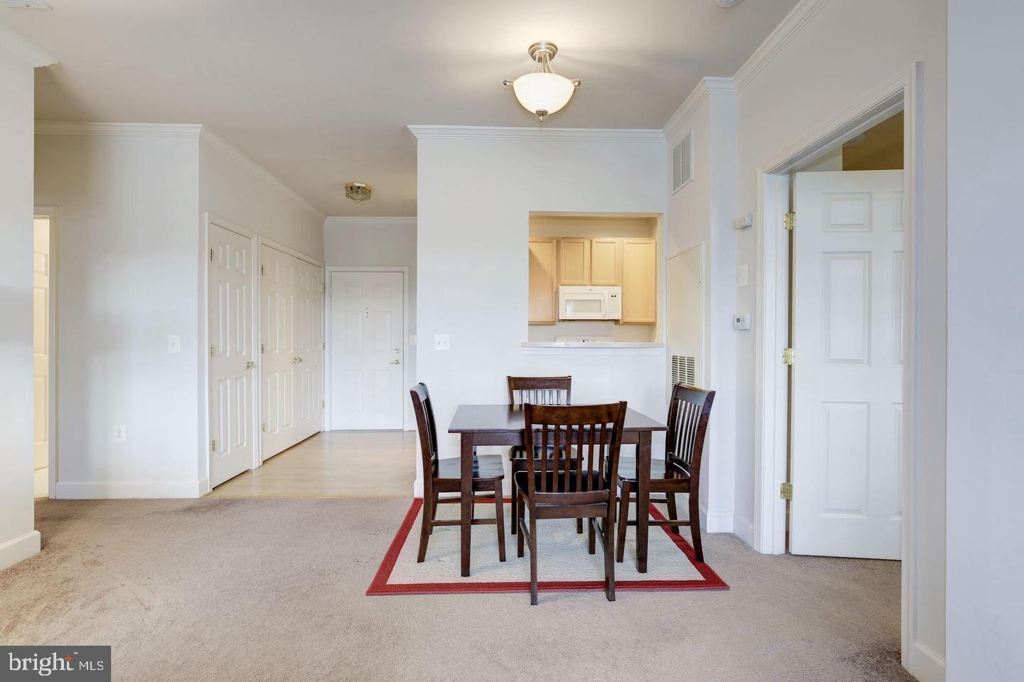 NORTH  POTOMAC VILLAGE - Residential Lease