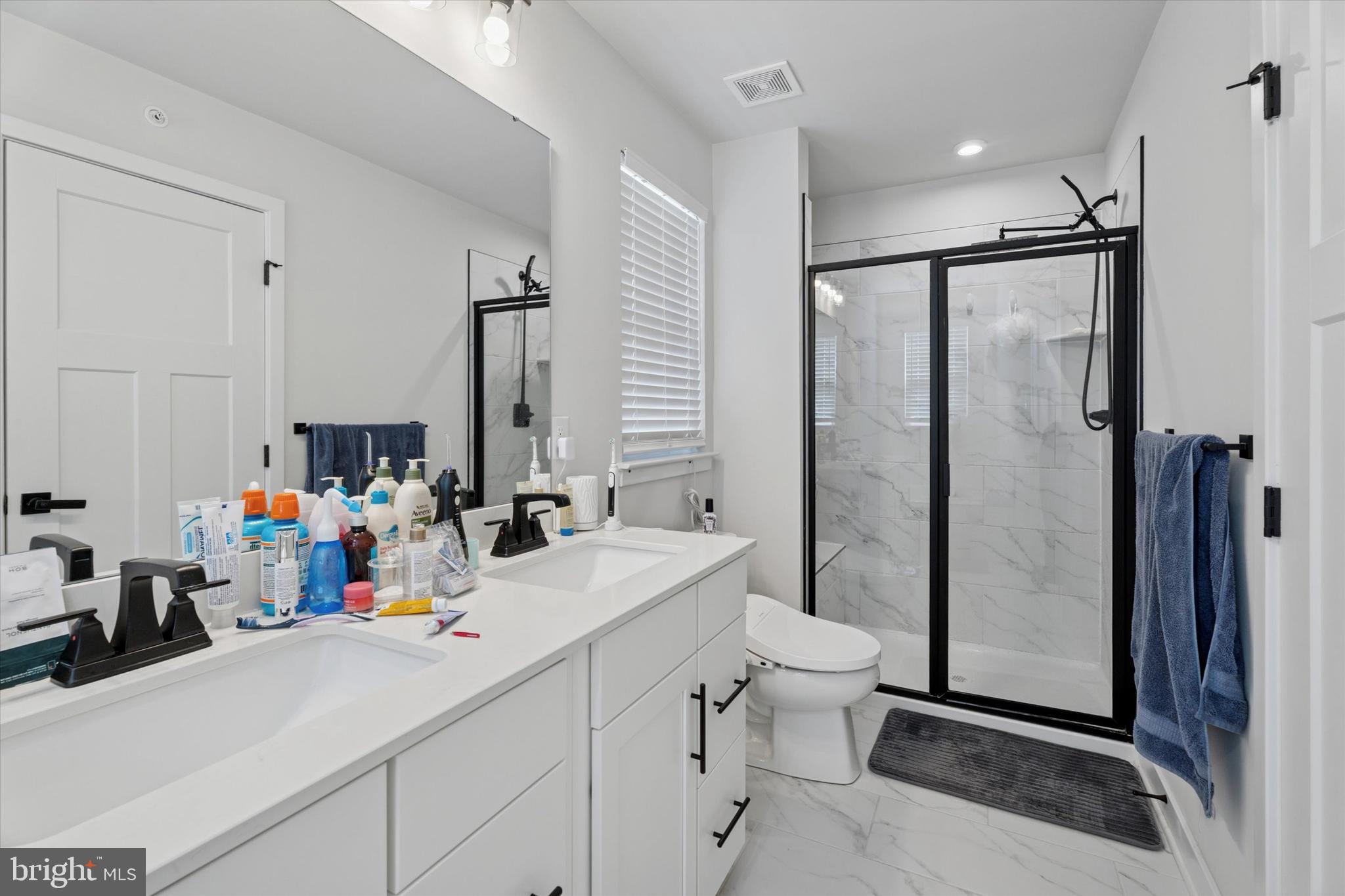 ANDALE GREEN - Residential Lease