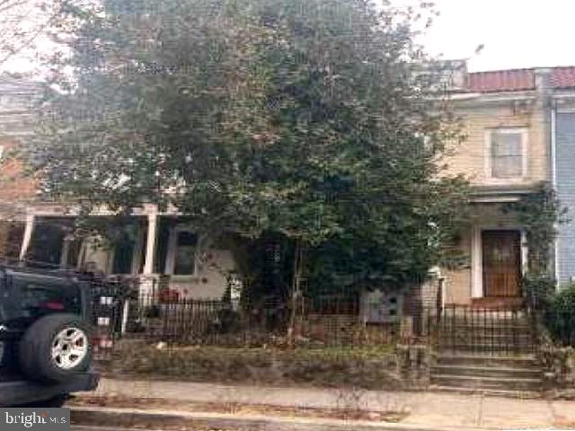 1522 SPRING PLACE NW