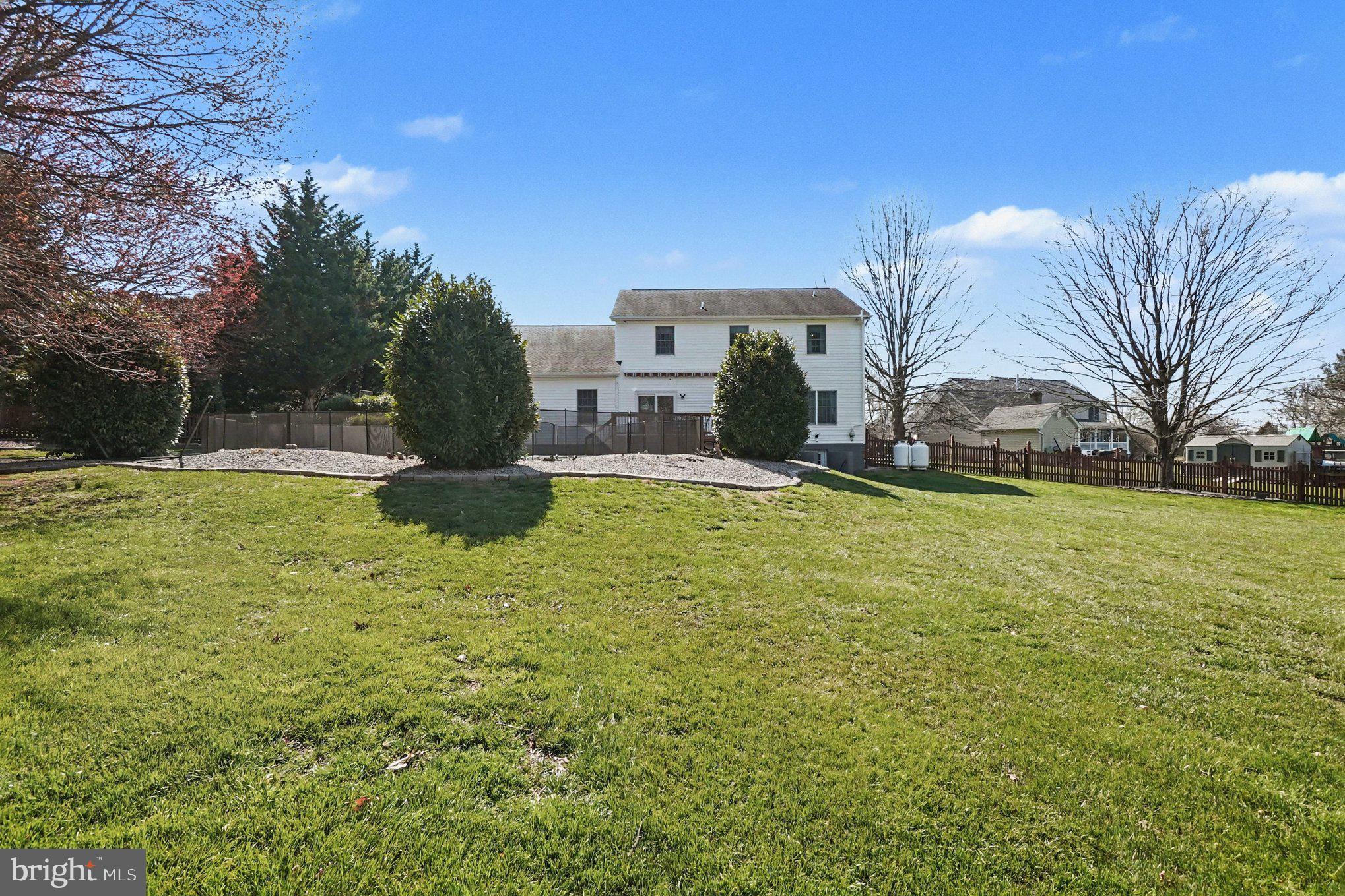 BURGUNDY FARMS - Residential