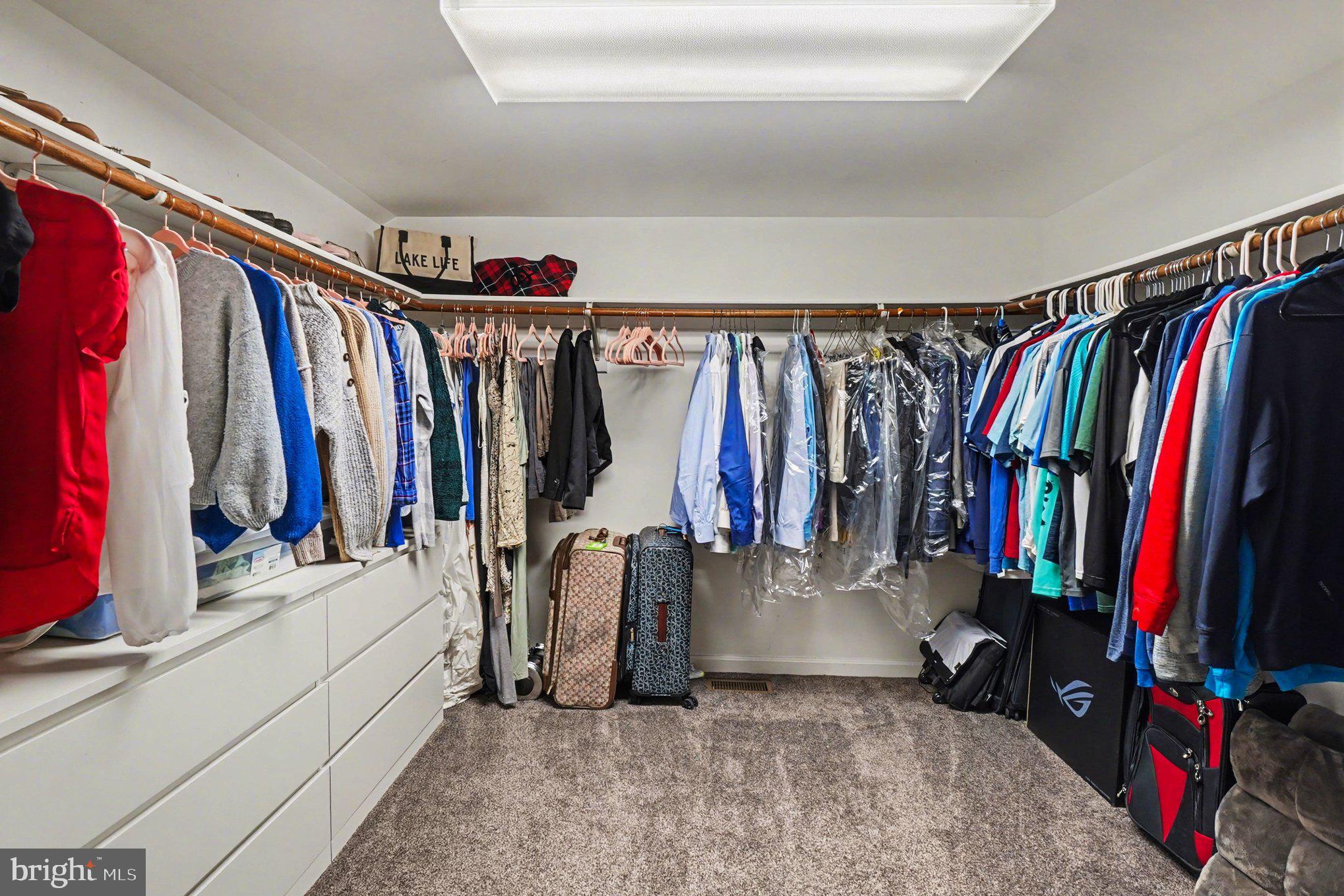 BURGUNDY FARMS - Residential