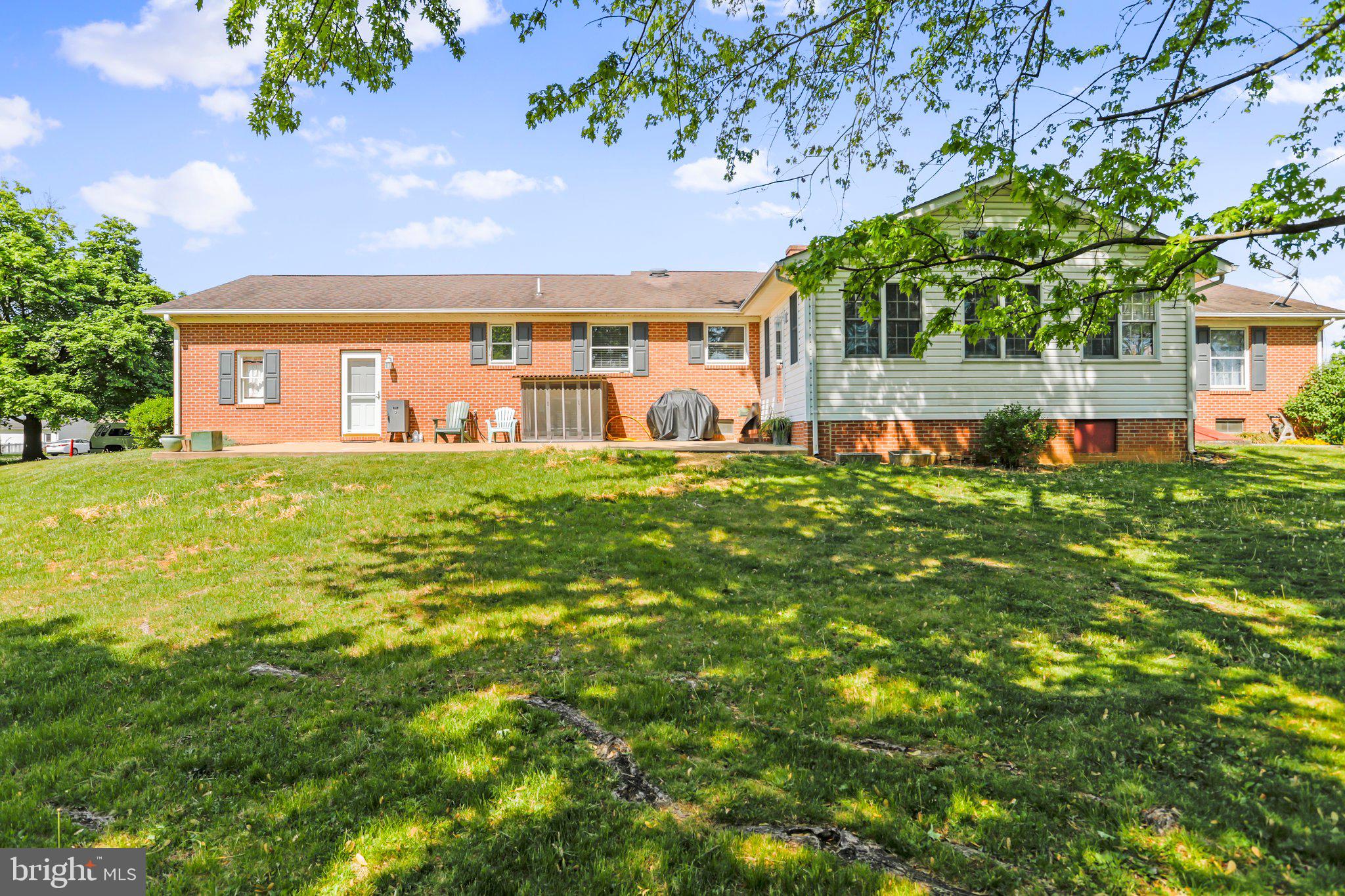 MAR WIN MANOR - Residential