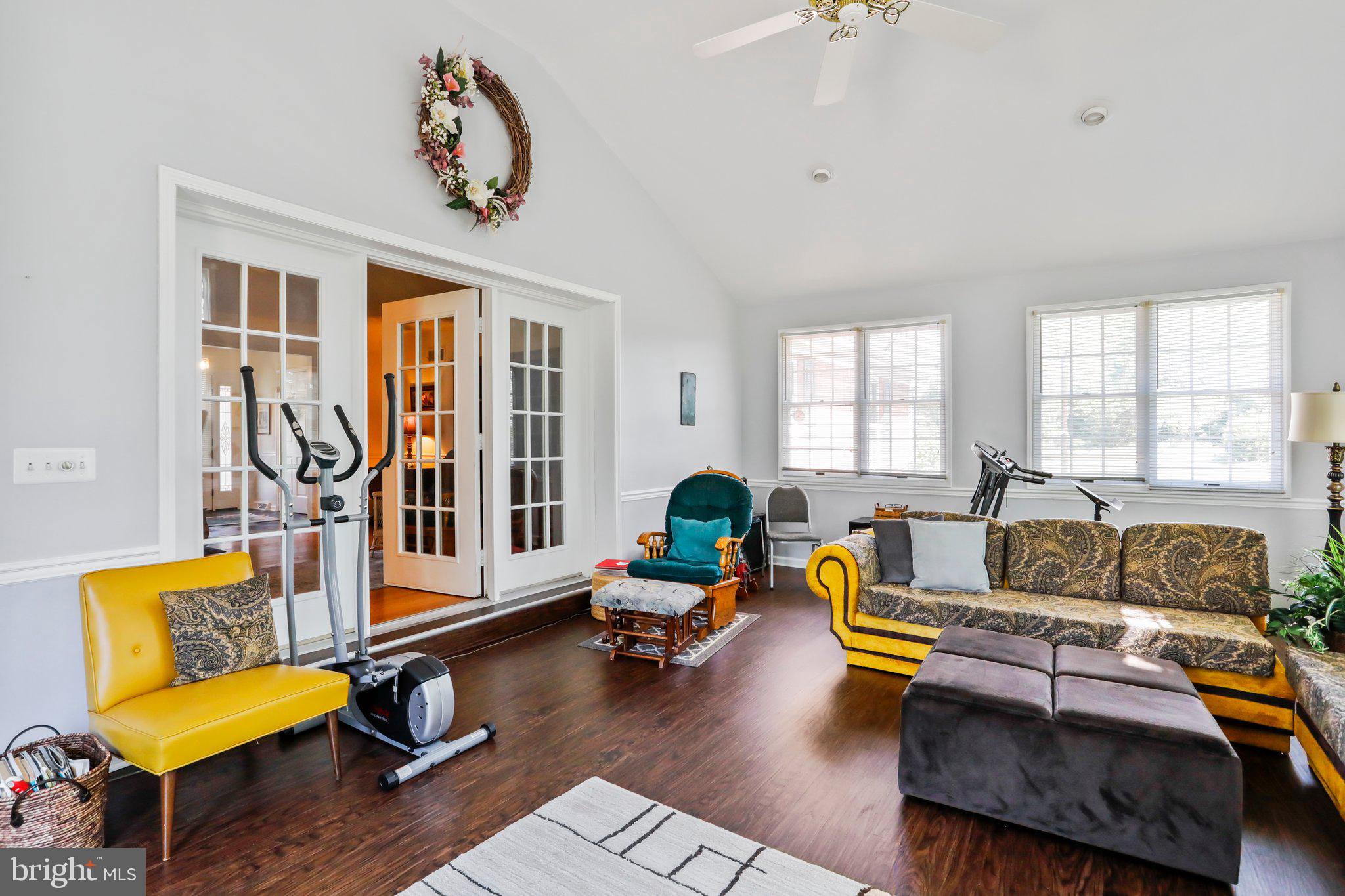 MAR WIN MANOR - Residential