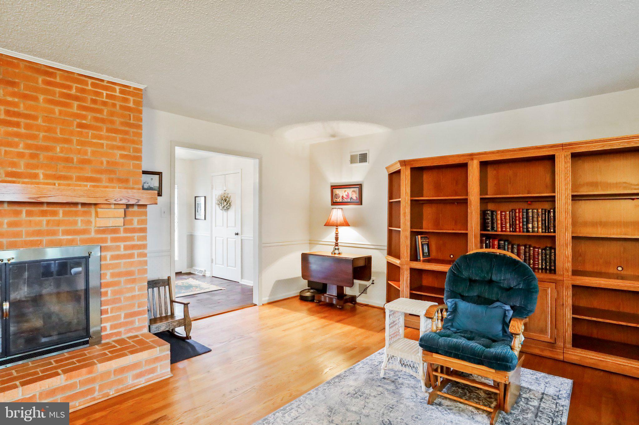 MAR WIN MANOR - Residential