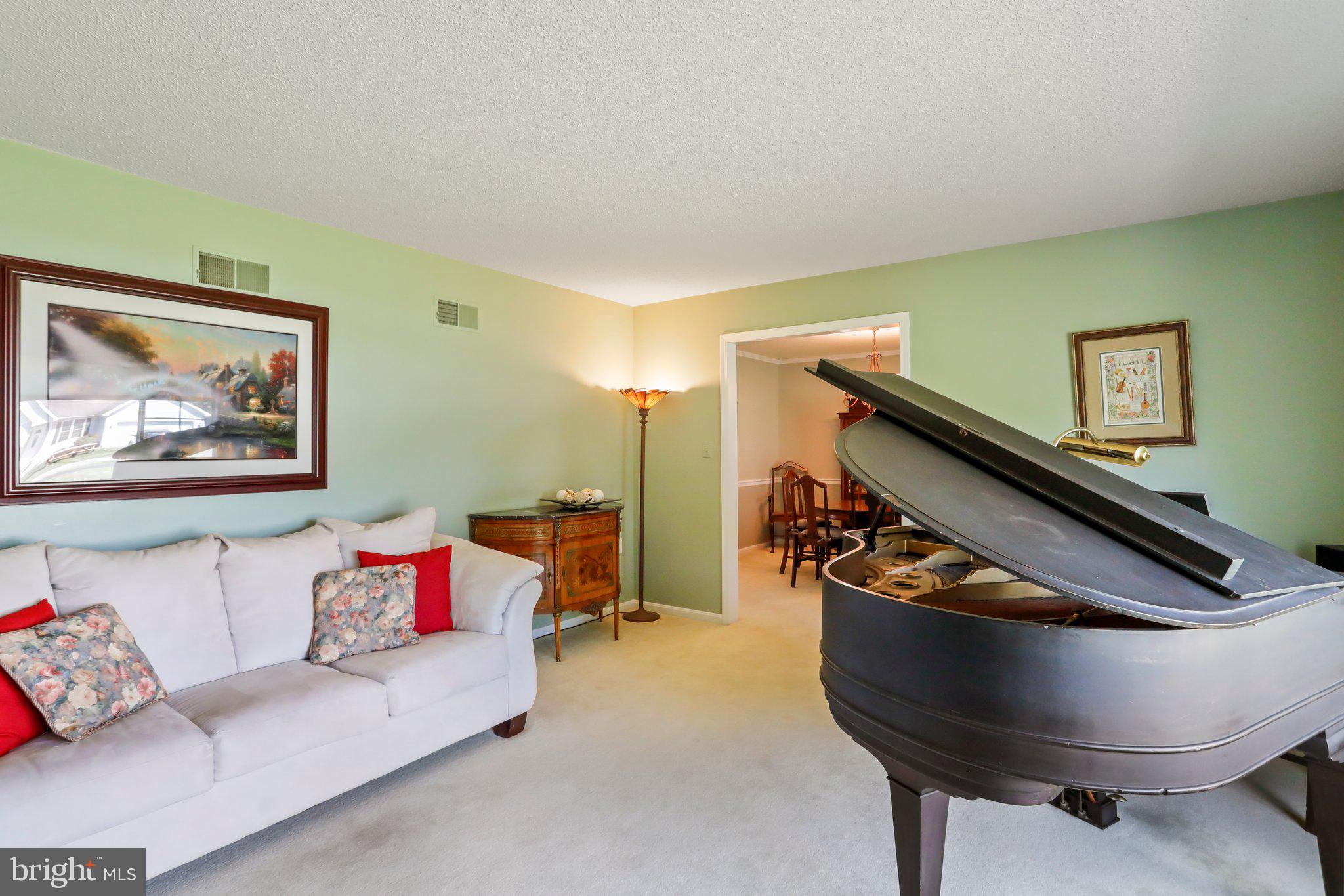 MAR WIN MANOR - Residential