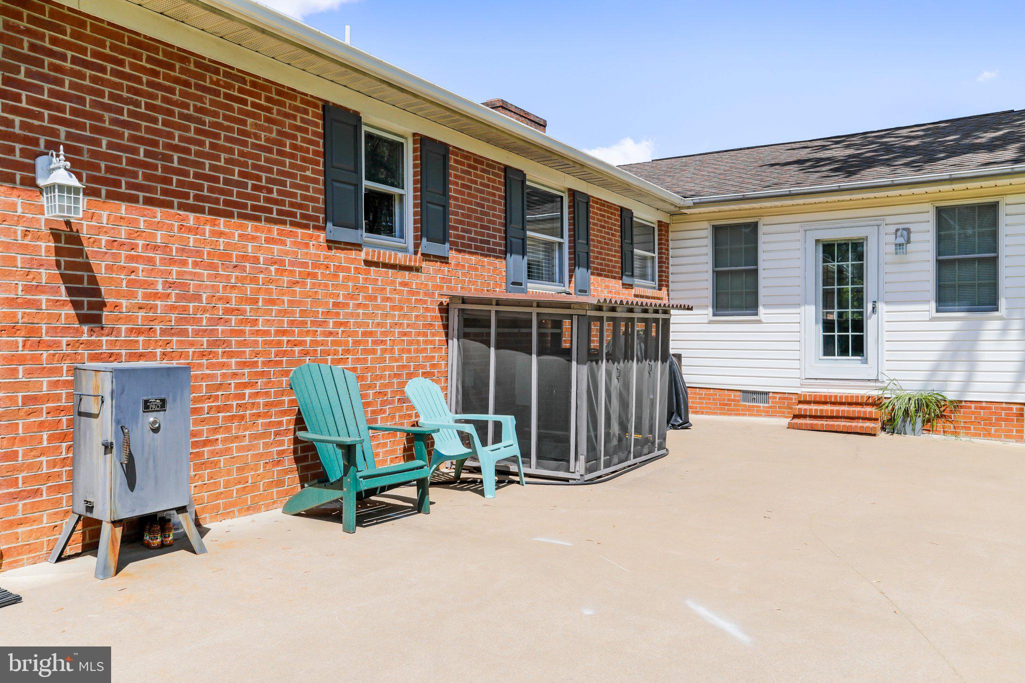 MAR WIN MANOR - Residential