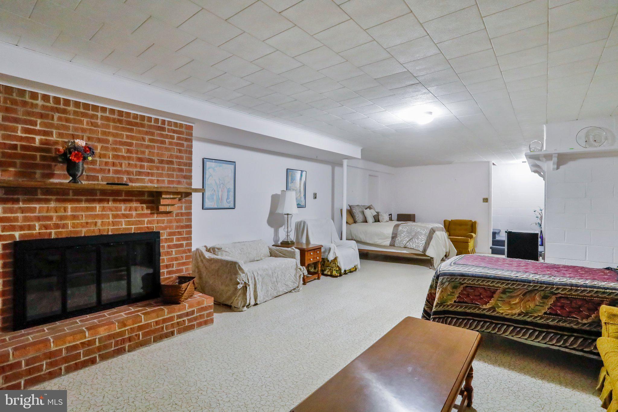 MAR WIN MANOR - Residential