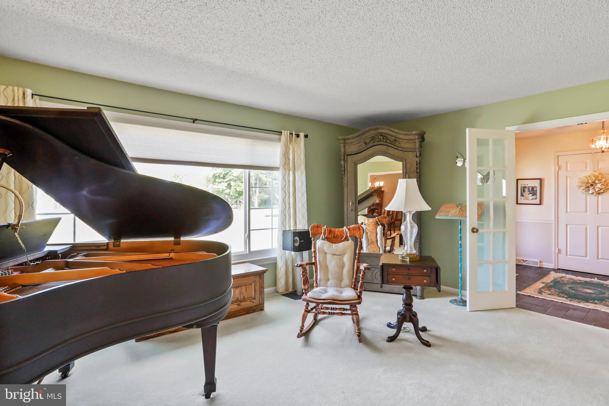 MAR WIN MANOR - Residential