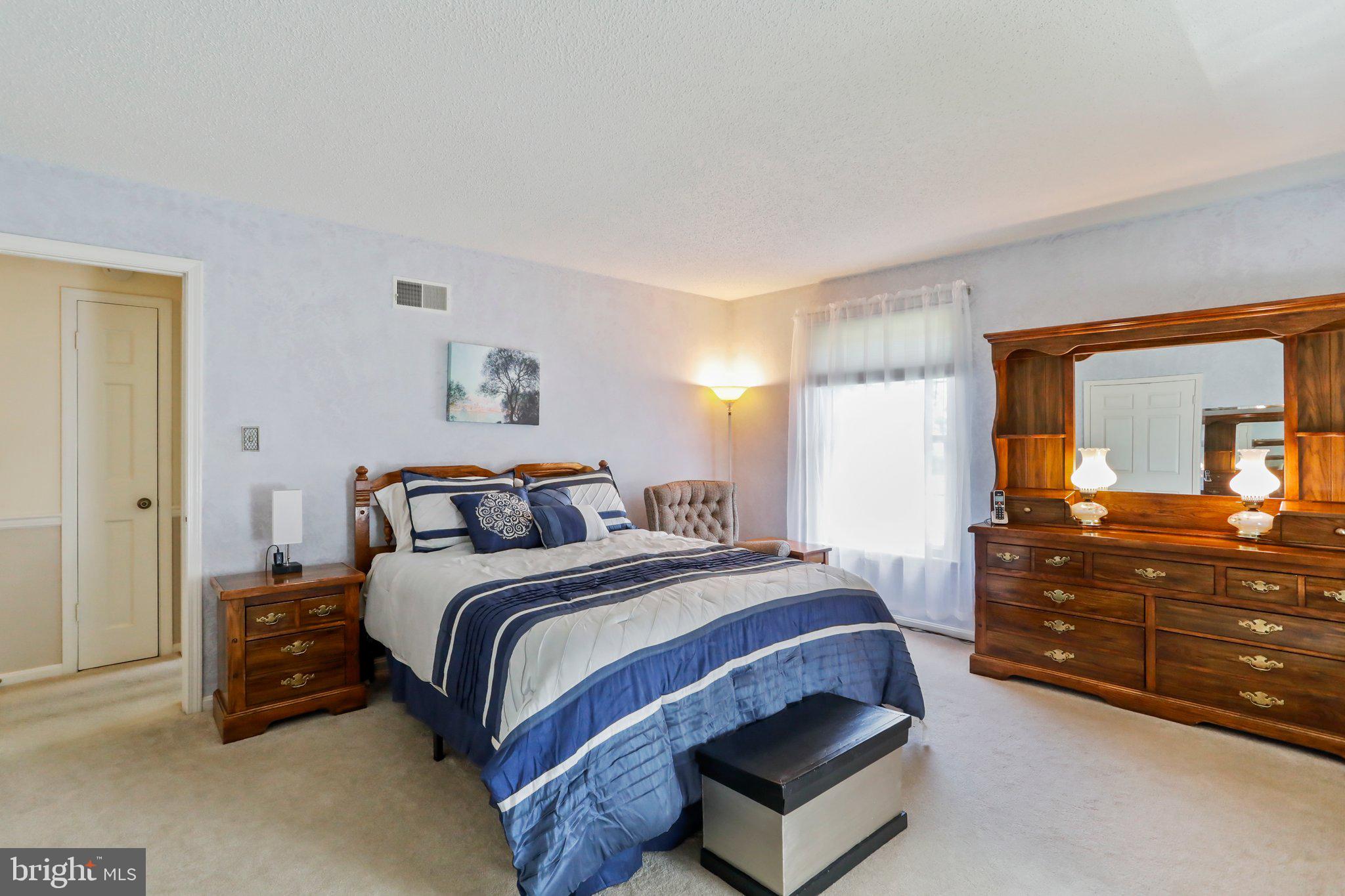 MAR WIN MANOR - Residential