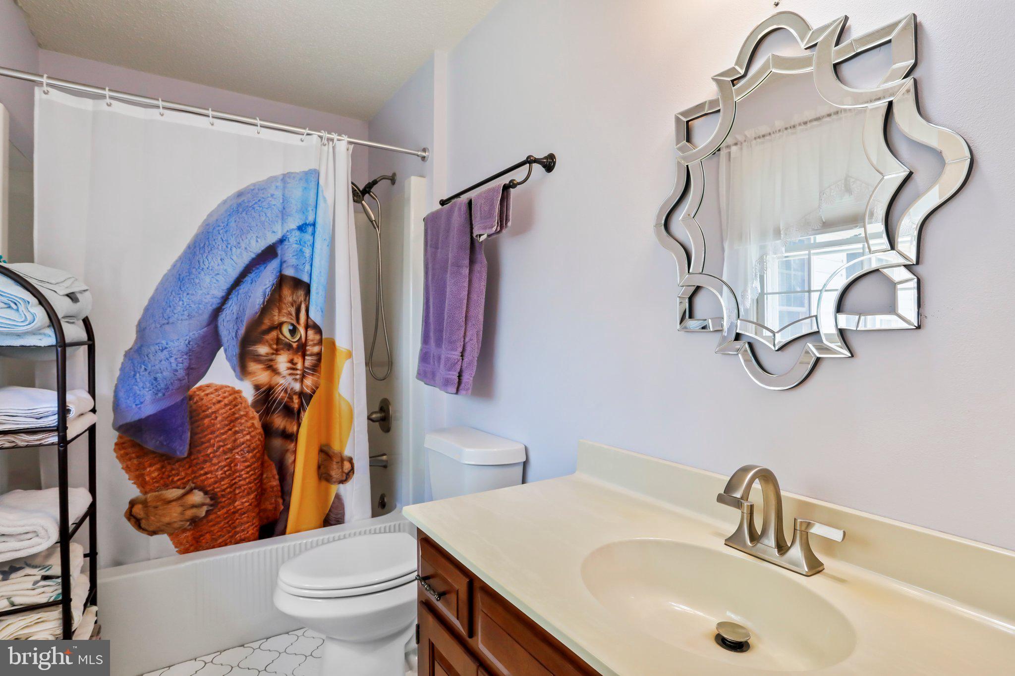 MAR WIN MANOR - Residential