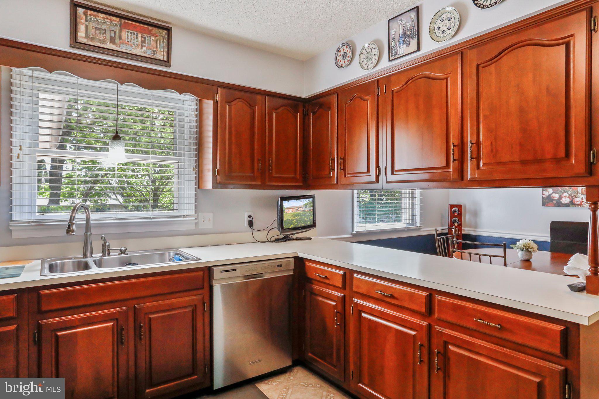 MAR WIN MANOR - Residential