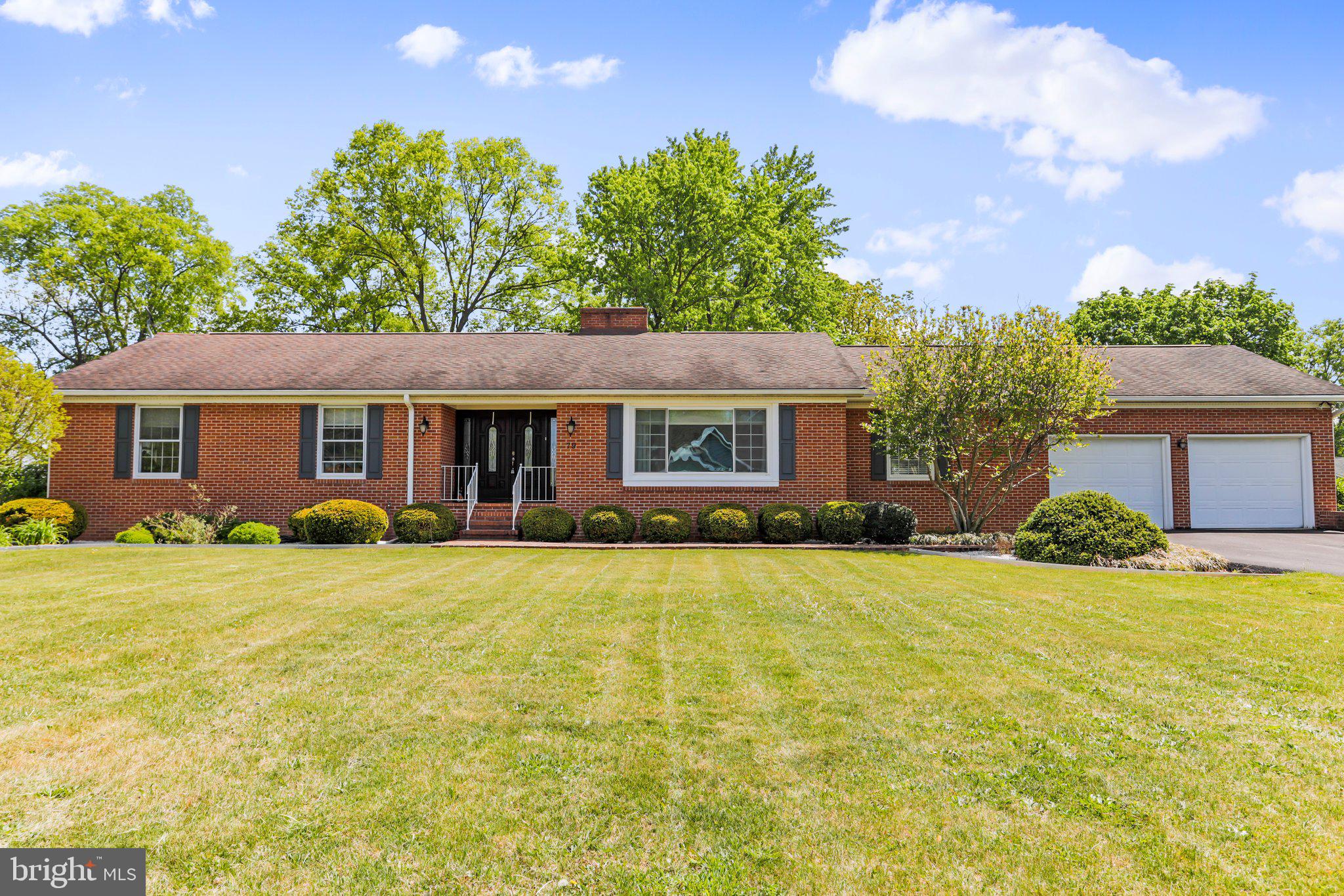 MAR WIN MANOR - Residential