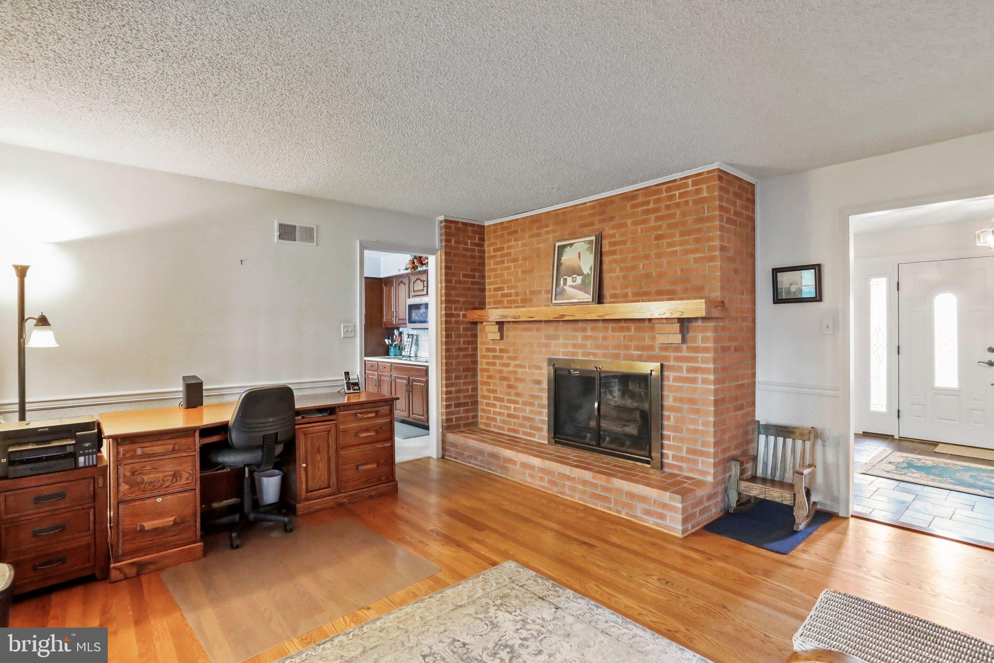 MAR WIN MANOR - Residential